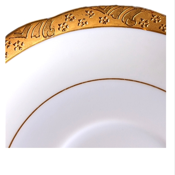 Occupied Japan Tea Cup - Cream, White and Gold - Picture 4 of 4